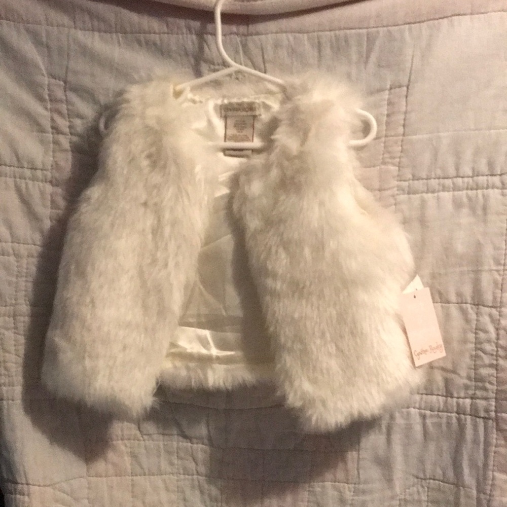 Cynthia Rowley white fur vest size 4